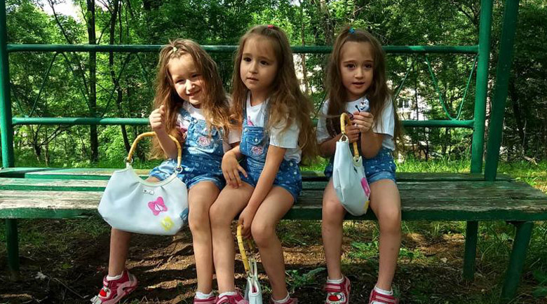 Търси се надежда за близначките Теодора и Диляна