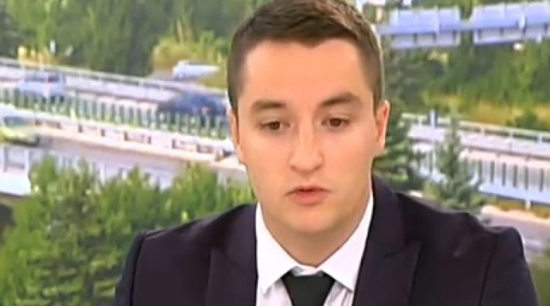 Депутатът, заплашван на магистралата, внася поправка в закона, задължаваща всички шофьори да имат…
