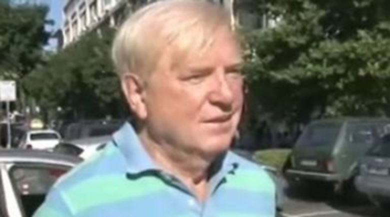 Мустафа Чаушев излиза с „Порше“ на сцената за прощалния си концерт