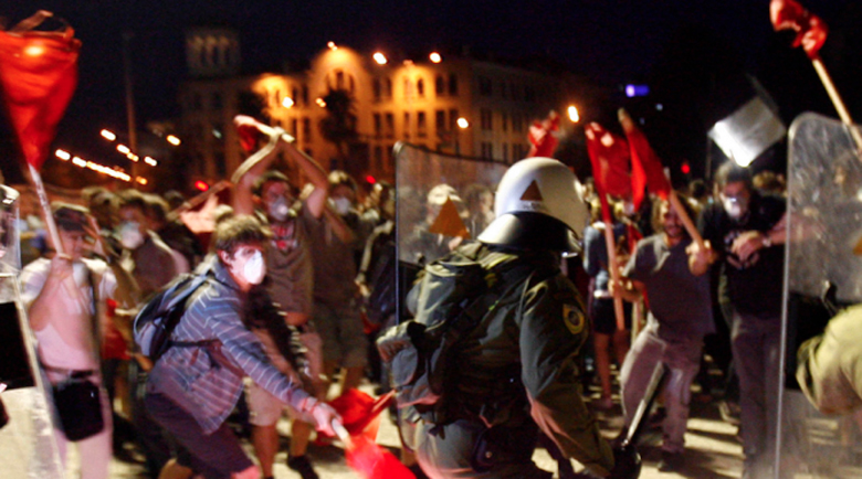Ескалация на протеста в Скопие против договора за новото име на страната