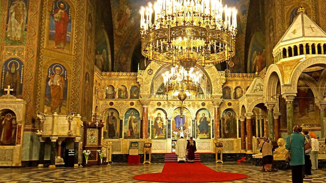 Решено! В Гърция няма да се допускат миряни в църквите за Великден