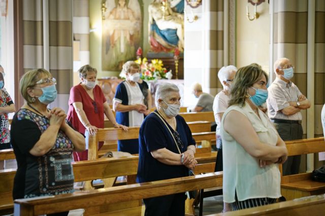 До 20 души на празничната трапеза в Кипър