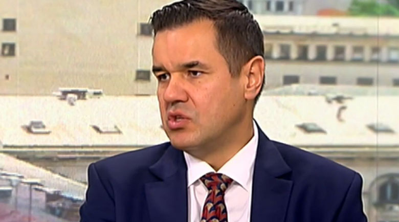 Стоянов: Подмолно изкарали разрешение за износ на оръжие, докато Кирил Петков е бил в Украйна