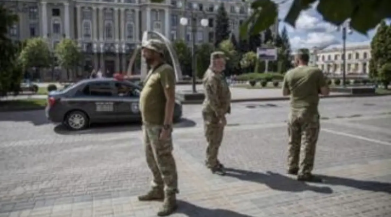 Украинка поднесе бургери с бомба на военни в Чернигов