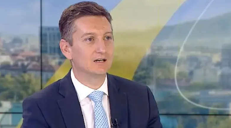 Министър Василев: Стотици политици са свързани с фирми, получили милиарди